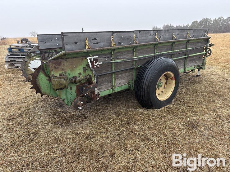 john-deere-220-image-5