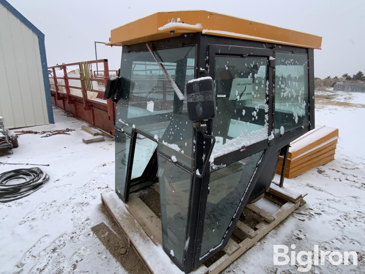 valmet-tractor-cab-&-hood-image-9