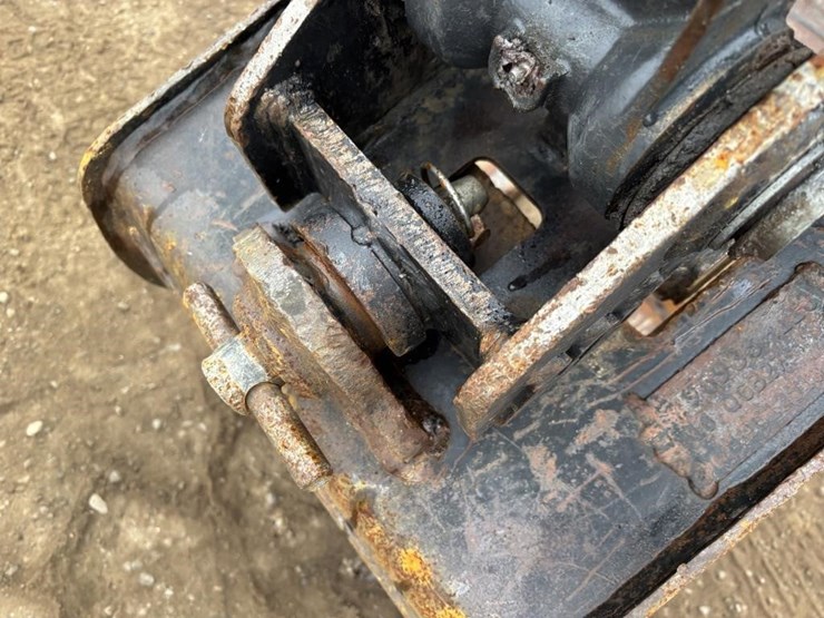 2021-bobcat-e26-image-13