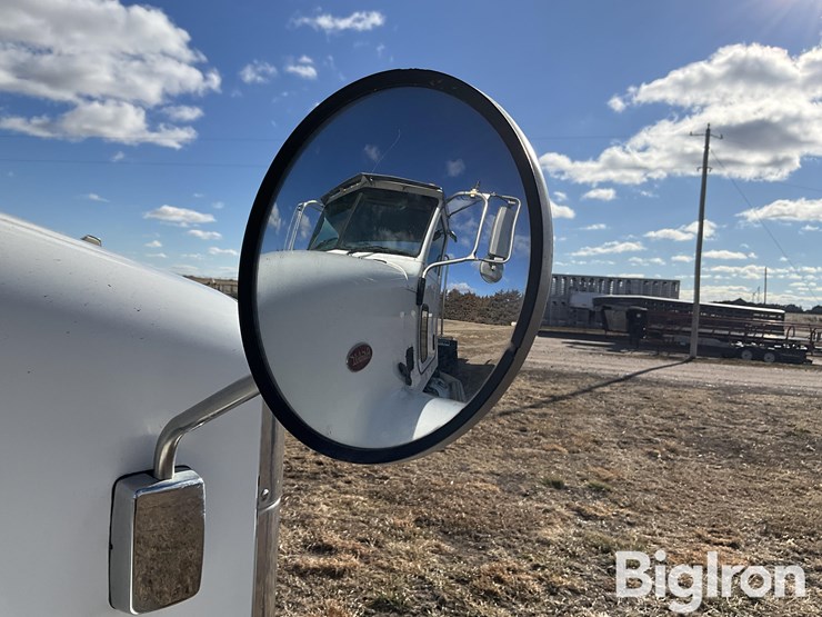 2005-peterbilt-385-image-20