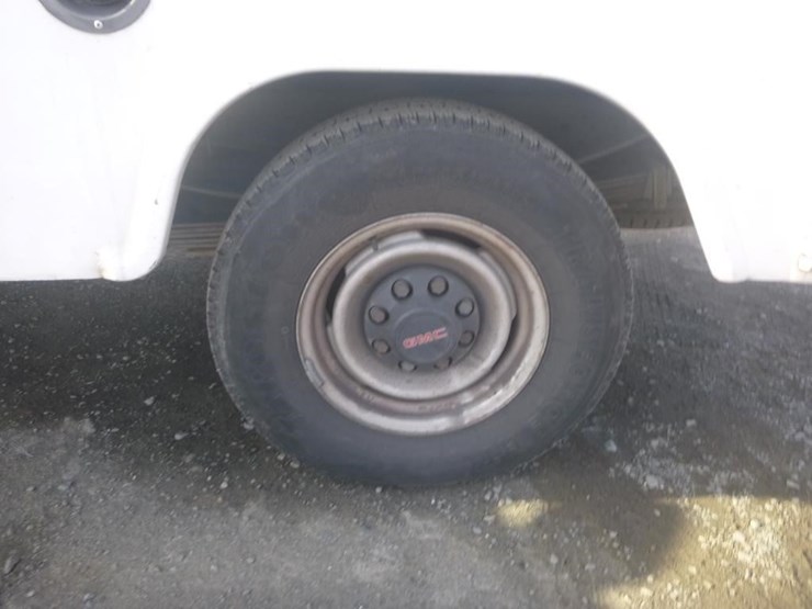 1995-gmc-2500-image-15