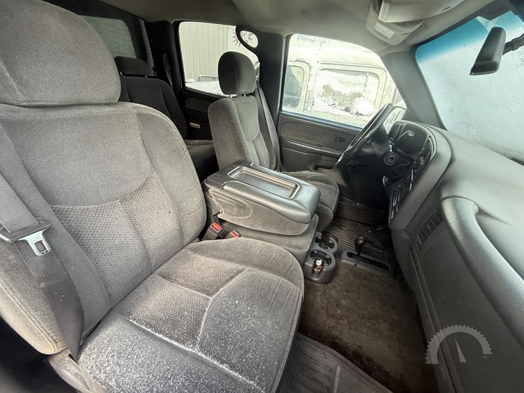 2003-chevrolet-silverado-2500-image-26