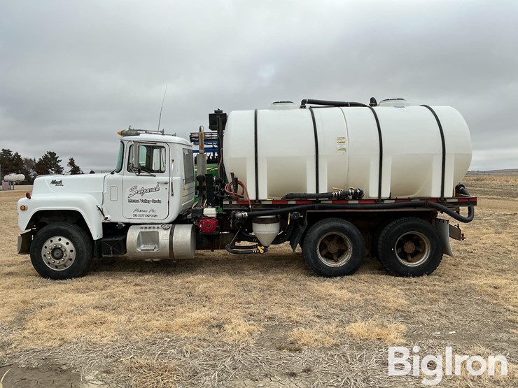 1985-mack-r688st-image-8