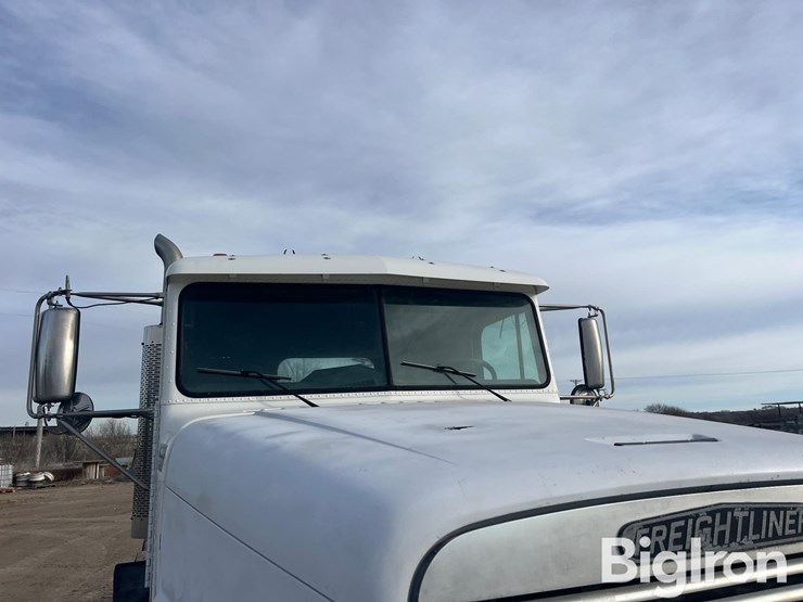 1995-freightliner-fld120-image-12