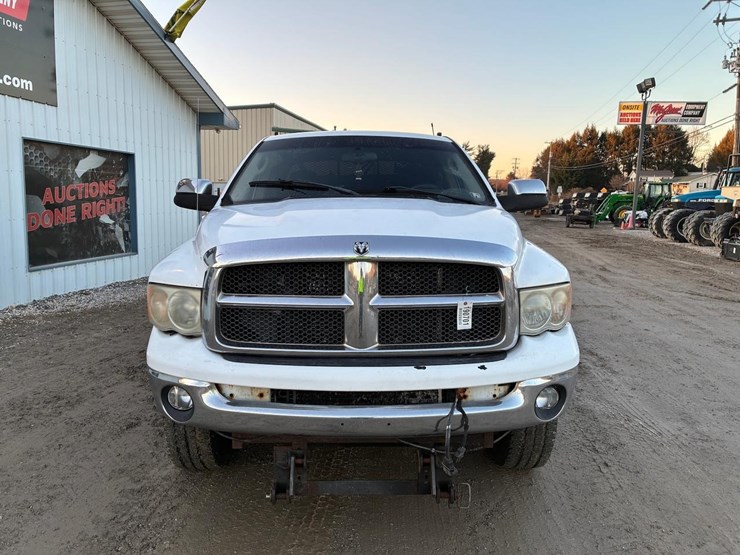 2005-dodge-2500-image-9