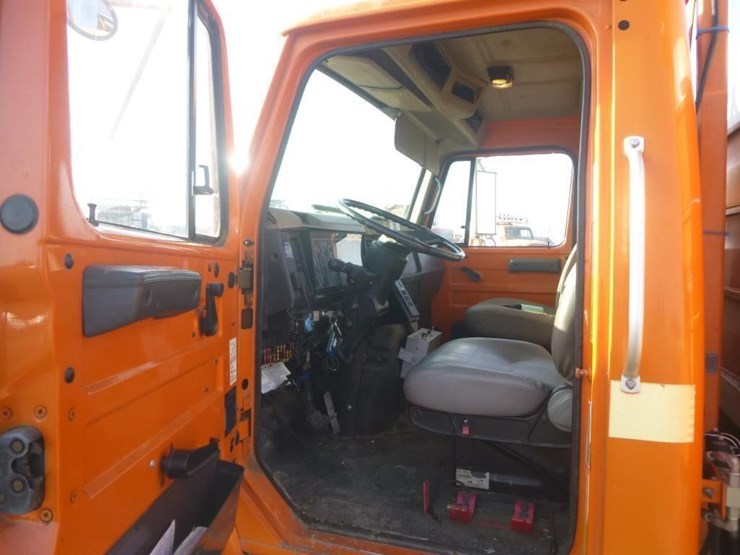 2001-international-4900-image-6