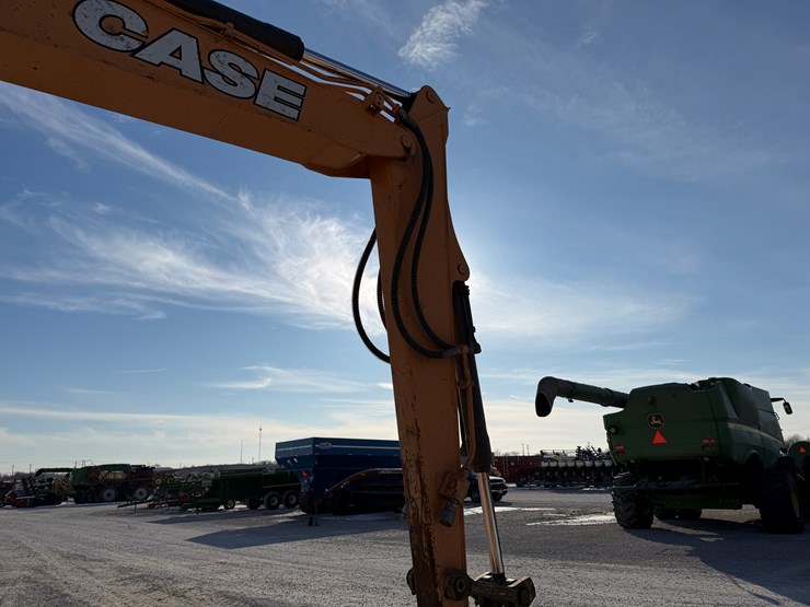 2019-case-cx80c-image-4