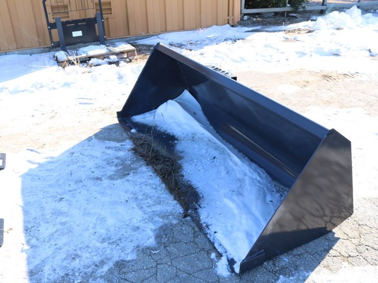 #4181-•-new-holland-84"-light-material-bucket-image-1