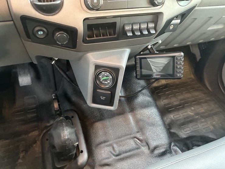 2016-ford-f650-xlt-image-18