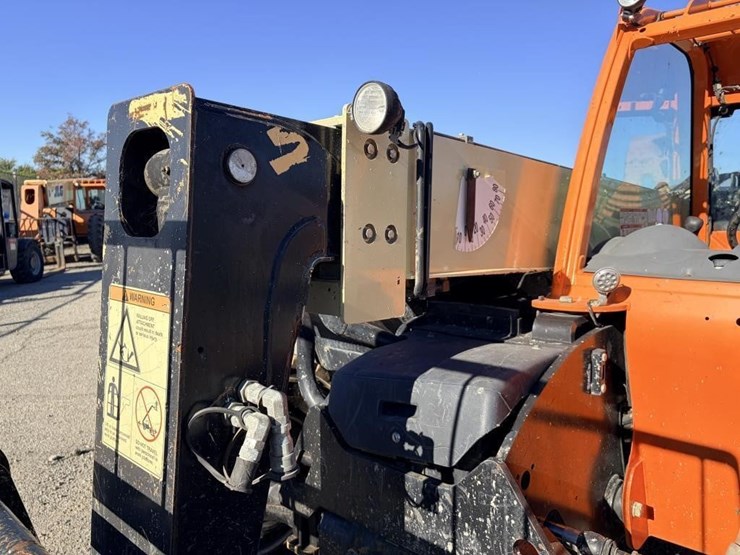 2015-jlg-g5-18a-image-8