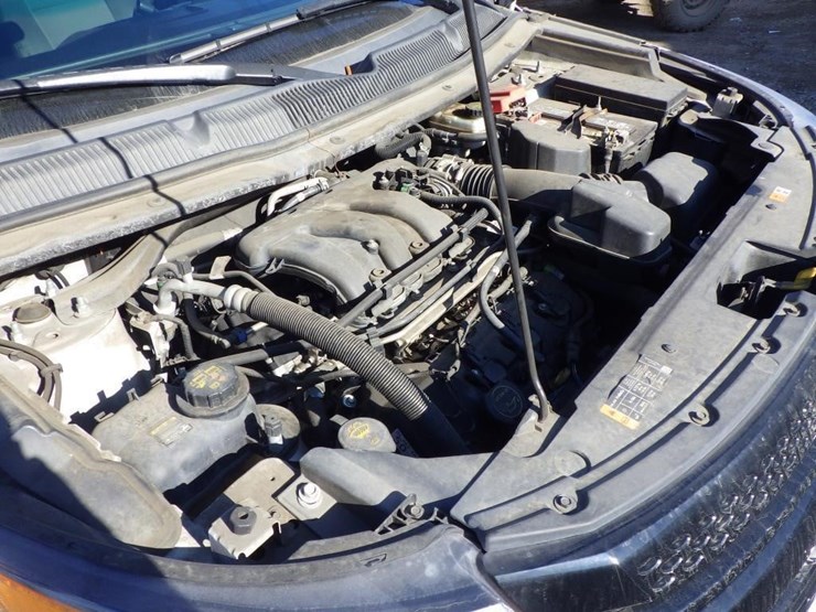 2014-ford-explorer-image-10