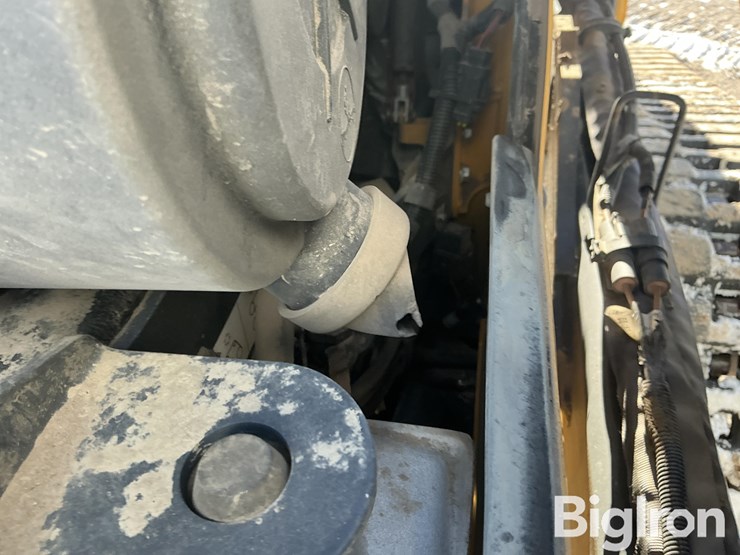 2022-deere-333g-image-14