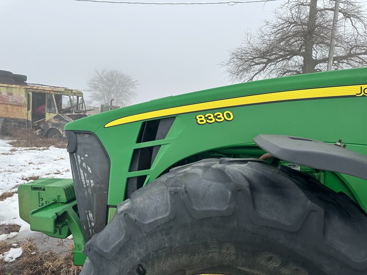 john-deere-8330-image-36