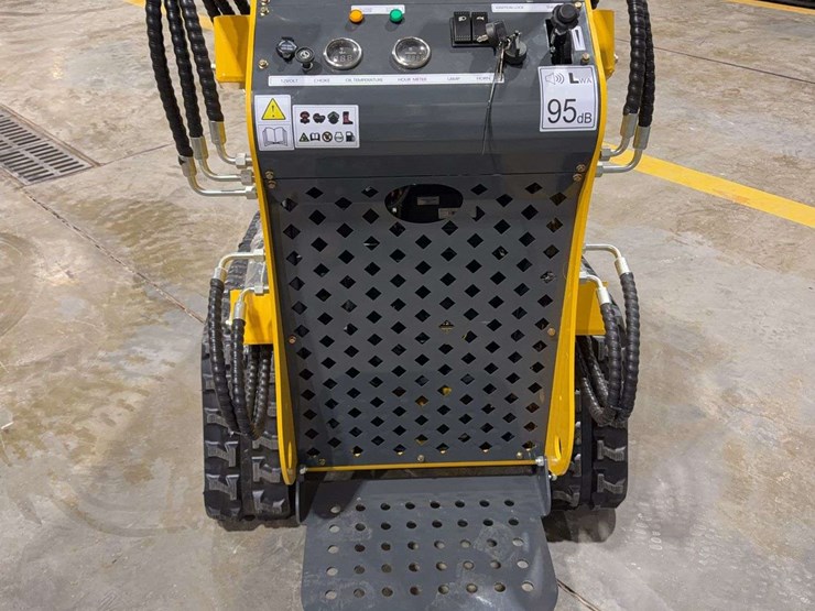 2025-sdlanch-sdll60-mini-skid-steer-image-4