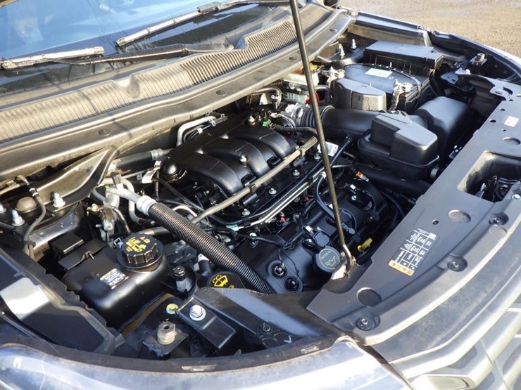 2018-ford-explorer-image-11