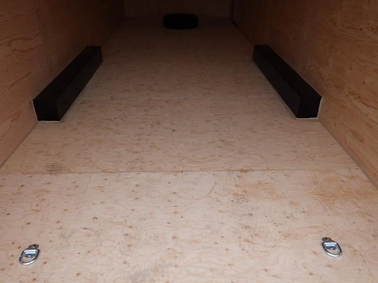 2026-royal-larct52-826v-86-t/a-enclosed-trailer-image-10