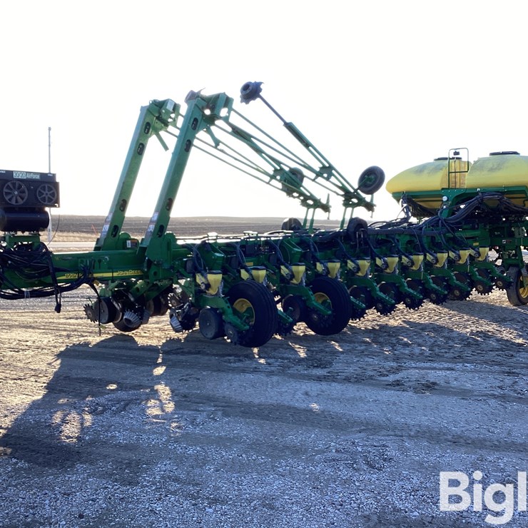 2006 JOHN DEERE 1770NT