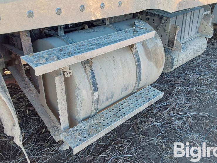 2014-international-prostar-image-9