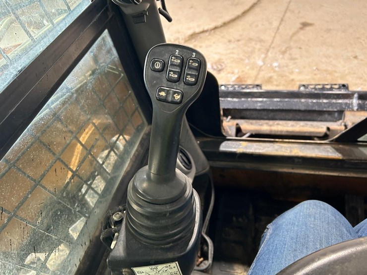 2020-case-sr240b-image-26