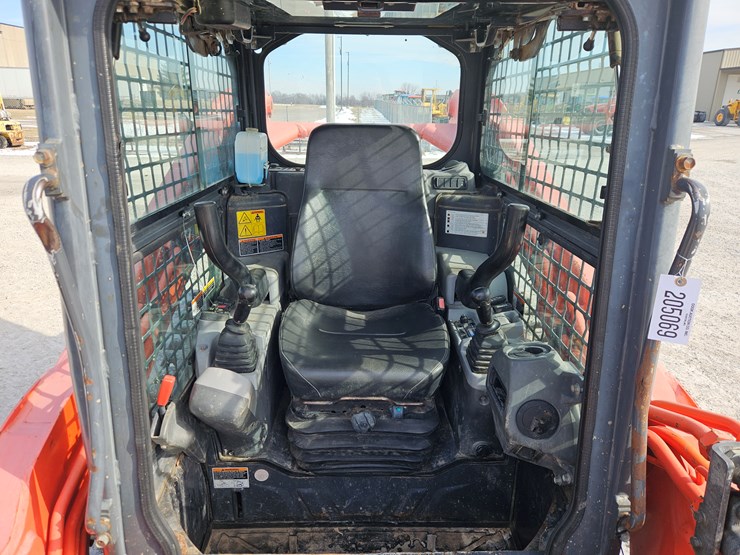 2014-kubota-svl90-2-image-7