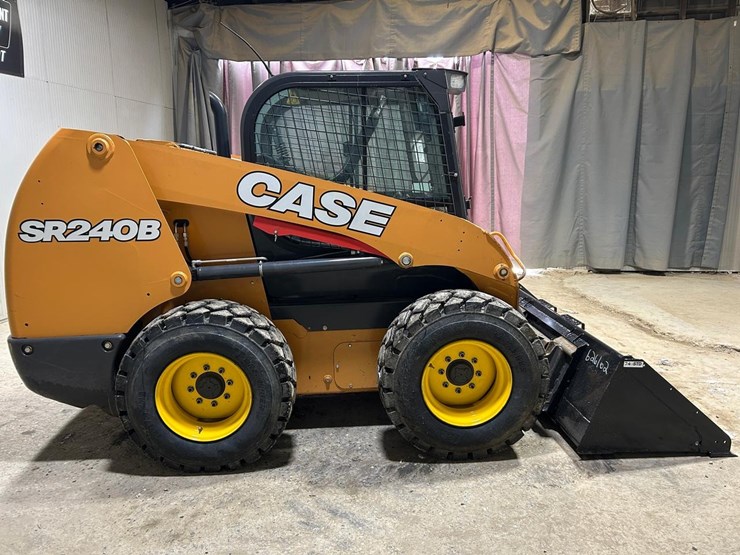 2020-case-sr240b-image-5