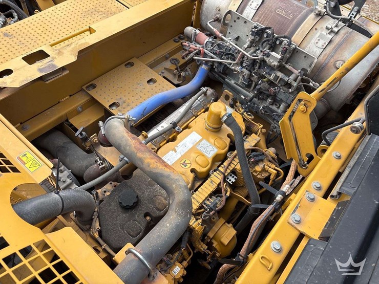 2017-caterpillar-336f-image-19