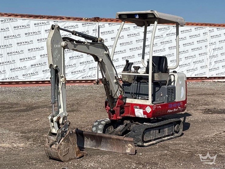 2011-takeuchi-tb016-mini-excavator-image-1
