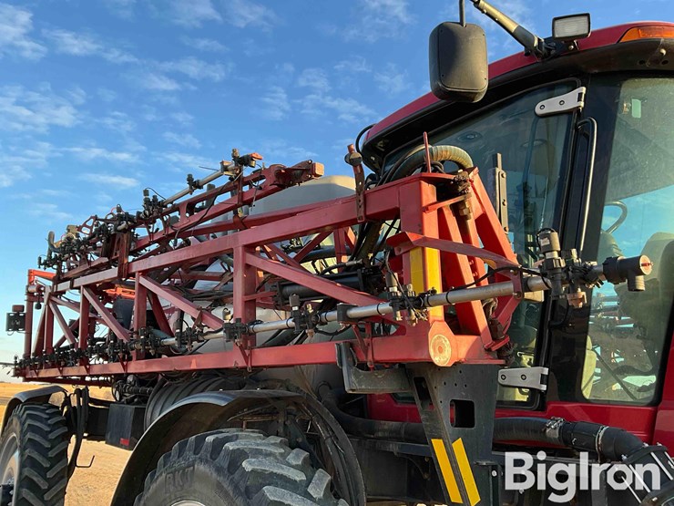 2013-case-ih-patriot-4430-image-18