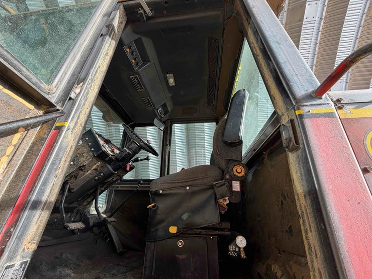 1979-versatile-835-image-37