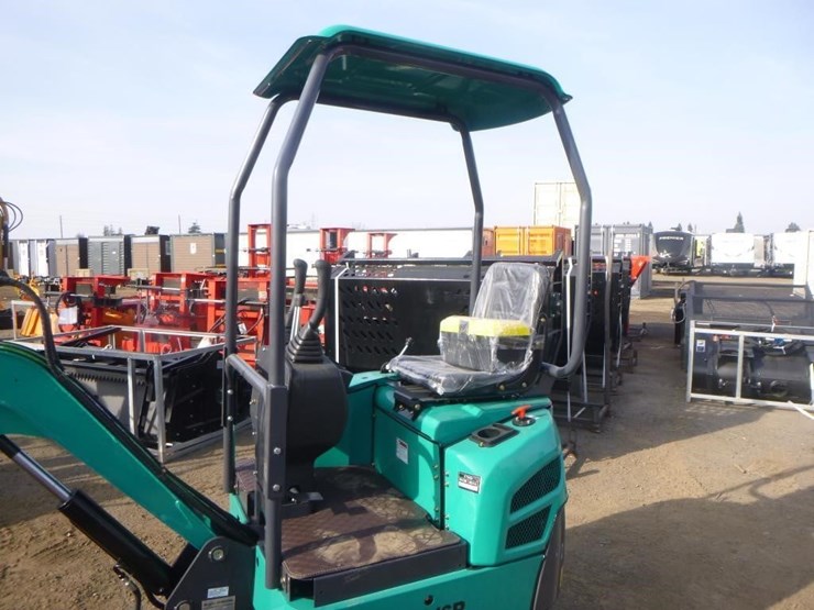 2025-agt-qk16r-hydraulic-excavator-image-18