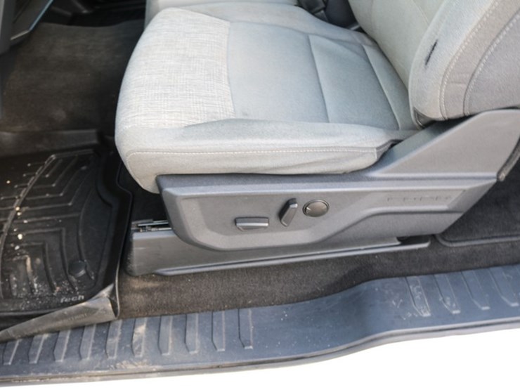 2022-ford-f150-image-14