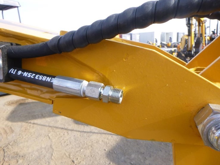 agt-mx12rx-hydraulic-excavator-image-13