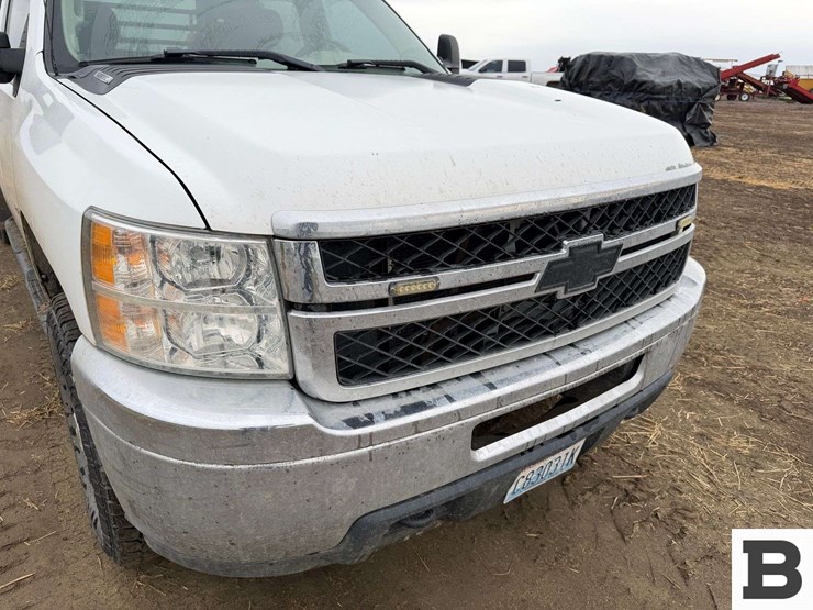 2011-chevrolet-2500-image-8