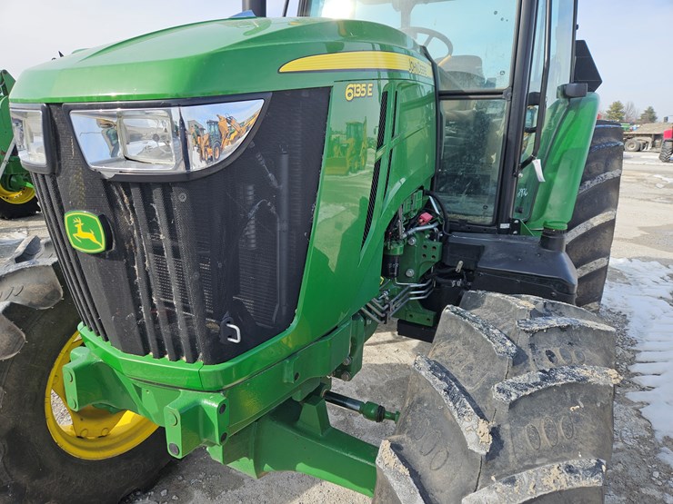 2022-john-deere-6135e-image-19