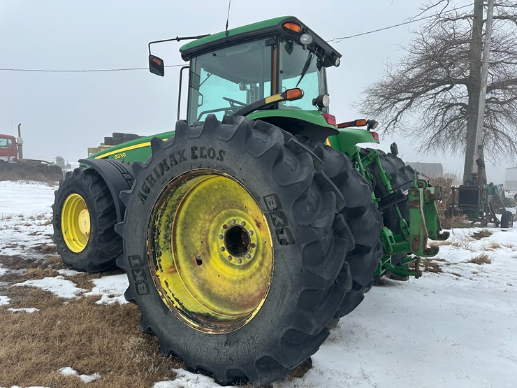 john-deere-8330-image-4