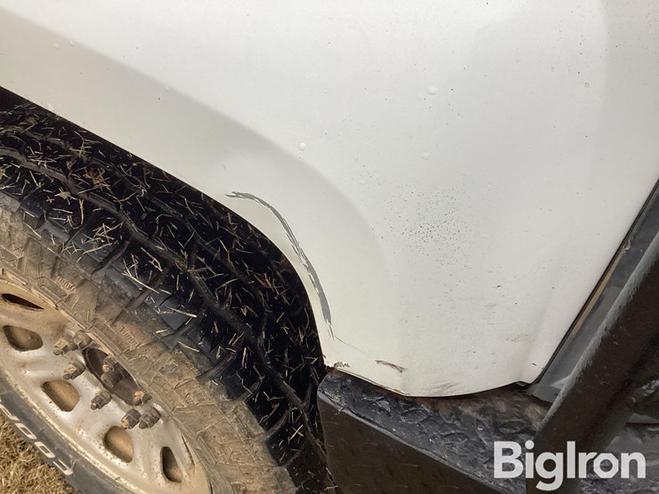 2016-chevrolet-3500-image-14