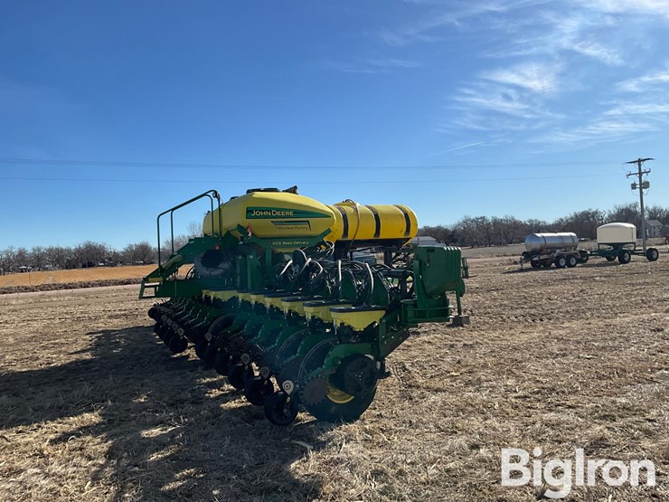 2006-john-deere-1770nt-ccs-image-5