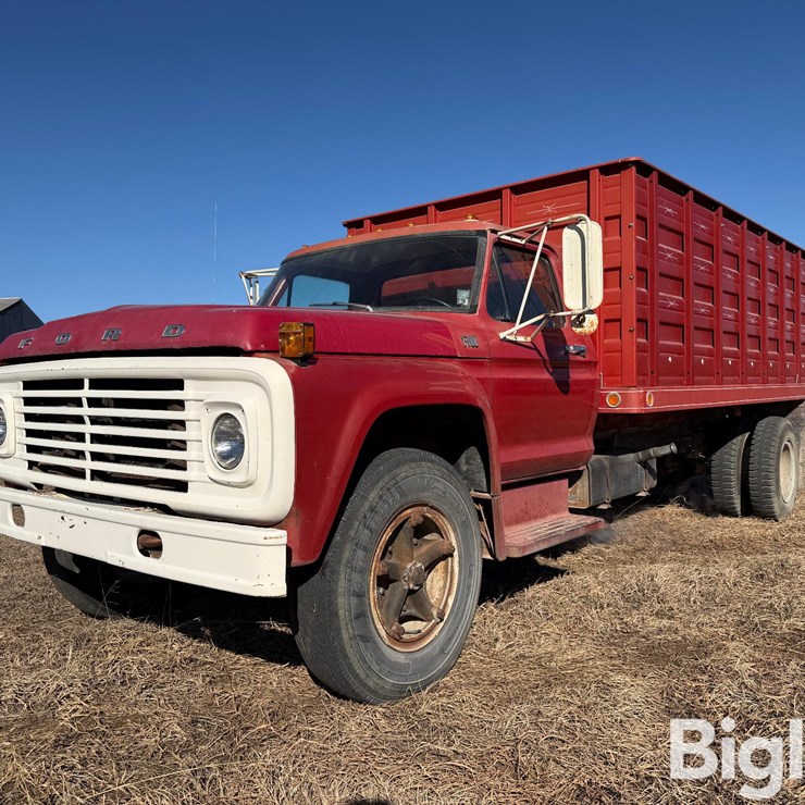 1975 FORD F700