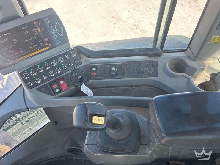 2012-caterpillar-924k-image-17