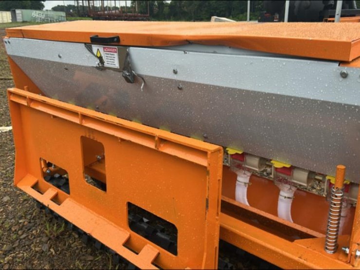 caterpillar-12-image-2