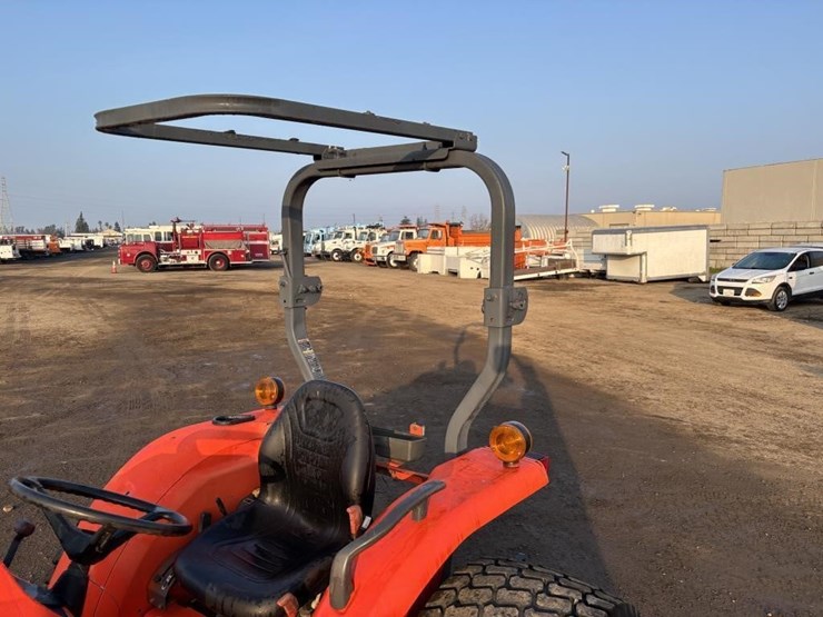 2017-kubota-l4701d-image-19