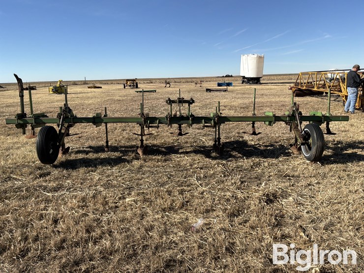 john-deere-3-pt-cultivator/ditcher-image-2