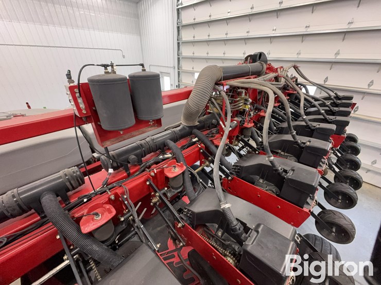 2012-case-ih-1240-image-17