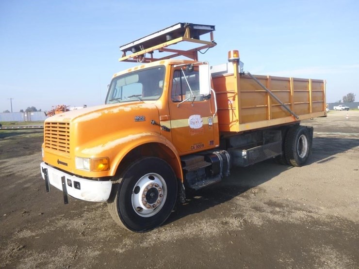 2001-international-4900-image-1