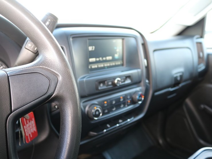 2016-chevrolet-3500-image-11