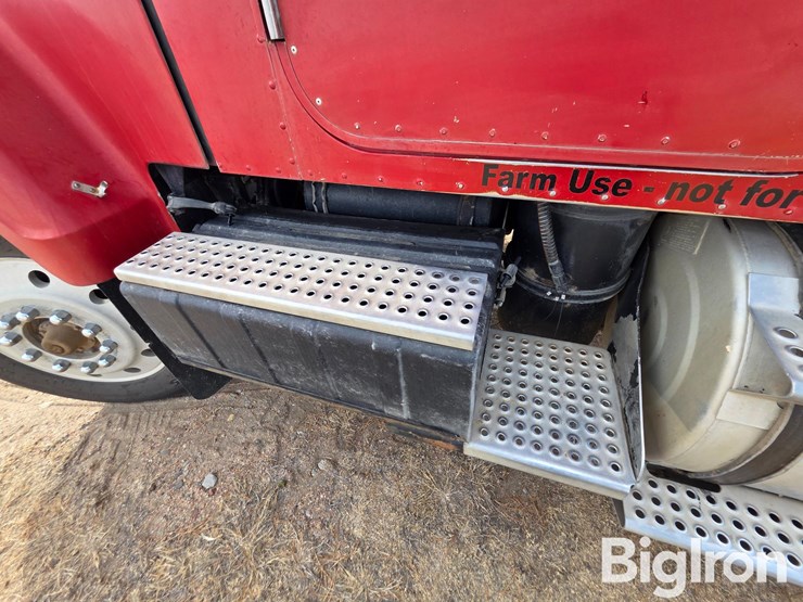 1984-international-f-4370-image-12