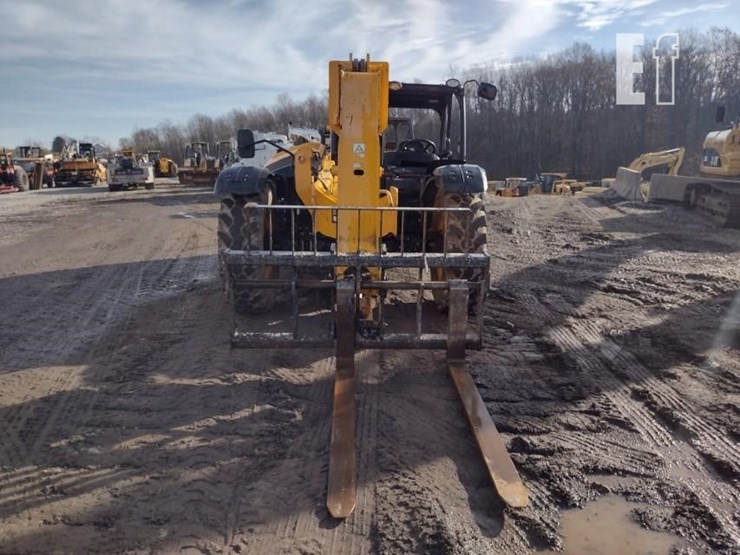 2017-jcb-510-42-image-2