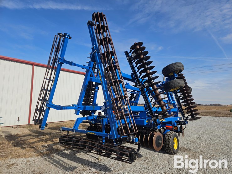 2011-landoll-7431-26-image-7