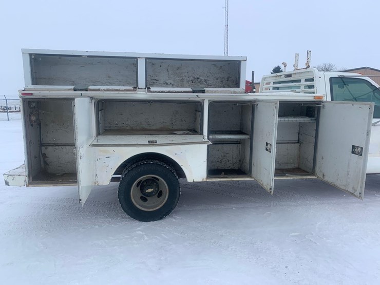 1999-chevrolet-3500-image-32