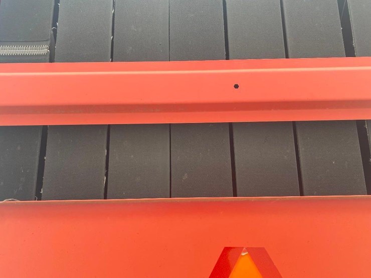 2007-new-holland-br780a-image-5